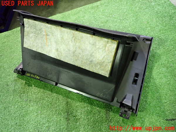 2UPJ-25617516]アコード ユーロR(CL7)グローブボックス1 中古_m0003.jpg