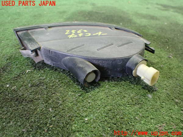 2UPJ-25621150]アルファロメオ・147 GTA(937AXL)右コーナーランプ 中古_m0002.jpg