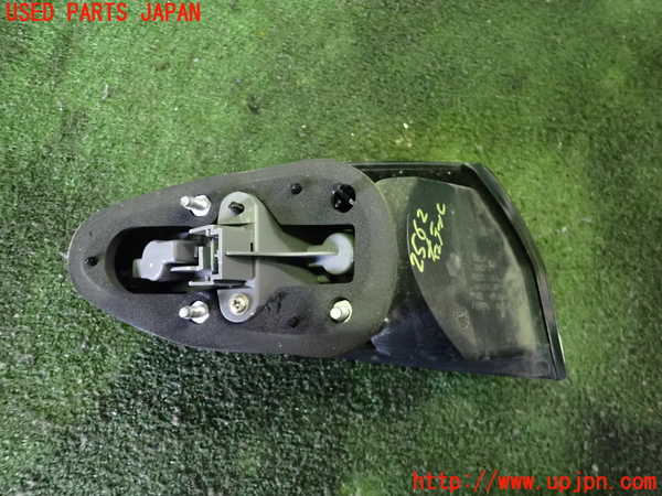 2UPJ-25621530]アルファロメオ・147 GTA(937AXL)右テールランプ 中古_m0002.jpg