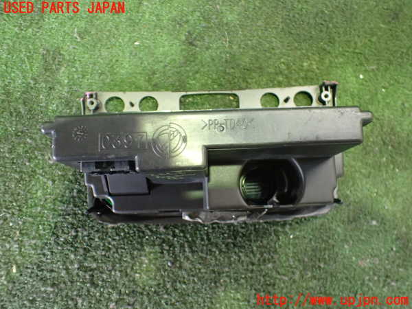 2UPJ-25626066]アルファロメオ・147 GTA(937AXL)エアコンスイッチ1 中古_m0002.jpg