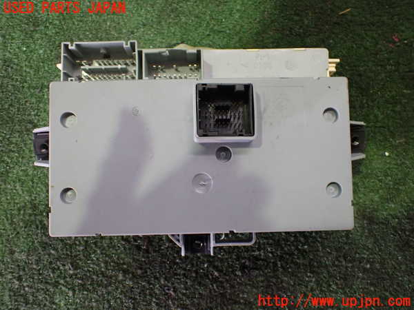 5UPJ-25626742]アルファロメオ・147 GTA(937AXL)ヒューズボックス2 中古_m0003.jpg