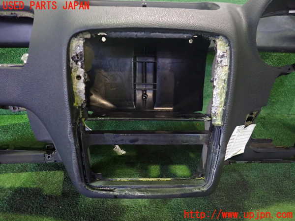 5UPJ-25627505]アルファロメオ・147 GTA(937AXL)ダッシュボード 中古_m0002.jpg