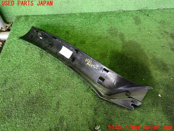 5UPJ-25627655]アルファロメオ・147 GTA(937AXL)右フロントピラートリム 中古_m0002.jpg