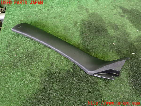 2UPJ-25627660]アルファロメオ・147 GTA(937AXL)左フロントピラートリム 中古_m0001.jpg