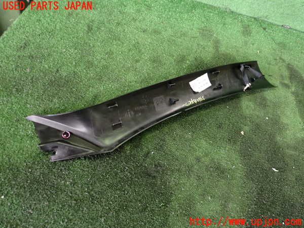 2UPJ-25627660]アルファロメオ・147 GTA(937AXL)左フロントピラートリム 中古_m0002.jpg