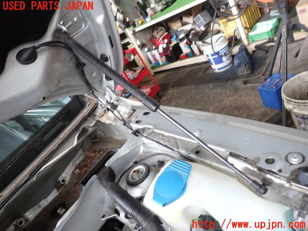 2UPJ-25631068]VW ルポGTI(6EAVY)ボンネットダンパー 中古_m0001.jpg