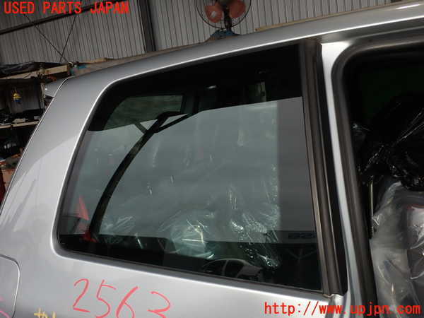 2UPJ-25631380]VW ルポGTI(6EAVY)右クォーターガラス 中古(43R-00021 M13)_m0001.jpg