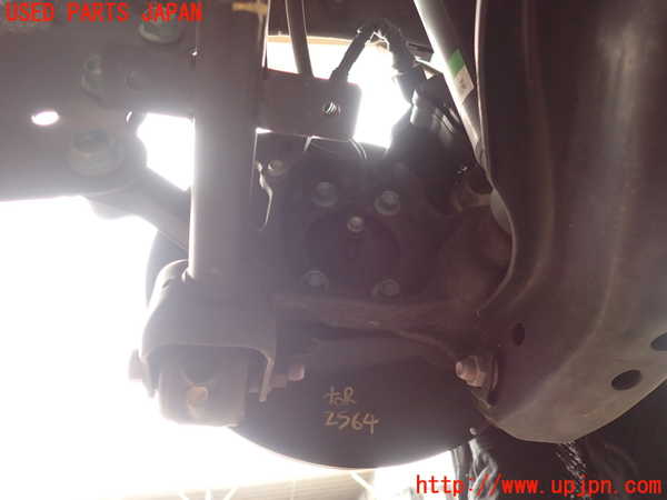 2UPJ-25644300]CX-5(KF2P)右リアナックルハブ 中古_m0002.jpg