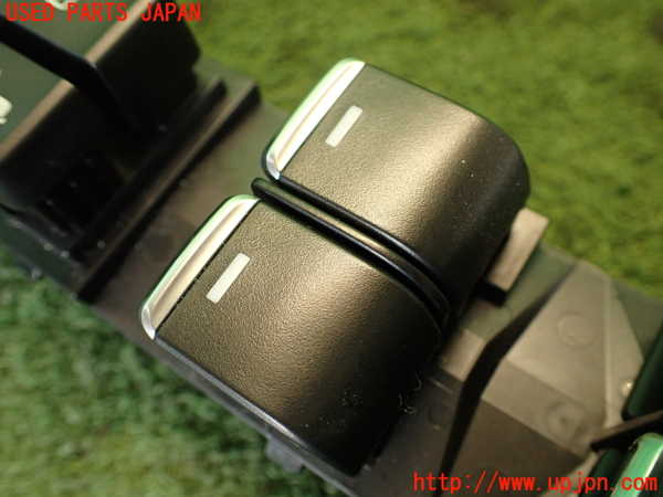 2UPJ-25646240]CX-5(KF2P)右前パワーウィンドウスイッチ 中古_m0002.jpg