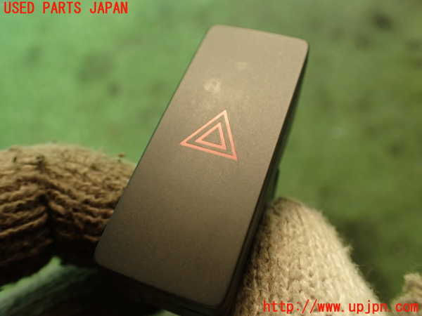 2UPJ-25646290]CX-5(KF2P)ハザードスイッチ 中古_m0002.jpg