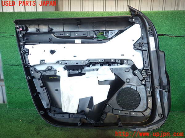 2UPJ-25641234]CX-5(KF2P)右前ドア内張り 中古_m0004.jpg