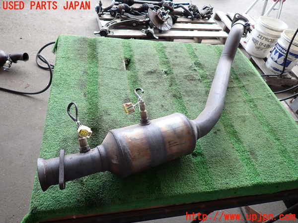 2UPJ-25652661]ジープ・グランドチェロキー(WK57A)触媒1 中古_m0003.jpg