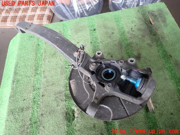 2UPJ-25654290]ジープ・グランドチェロキー(WK57A)右フロントナックルハブ 中古_m0002.jpg
