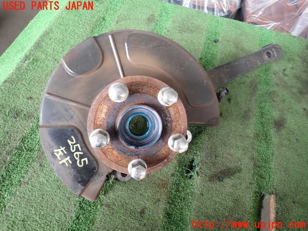 2UPJ-25654295]ジープ・グランドチェロキー(WK57A)左フロントナックルハブ 中古_m0001.jpg