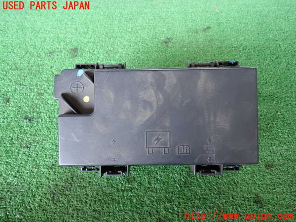 2UPJ-25656741]ジープ・グランドチェロキー(WK57A)ヒューズボックス1 中古_m0001.jpg