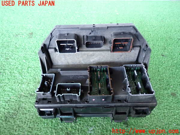 2UPJ-25656741]ジープ・グランドチェロキー(WK57A)ヒューズボックス1 中古_m0003.jpg