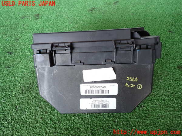 2UPJ-25656741]ジープ・グランドチェロキー(WK57A)ヒューズボックス1 中古_m0004.jpg