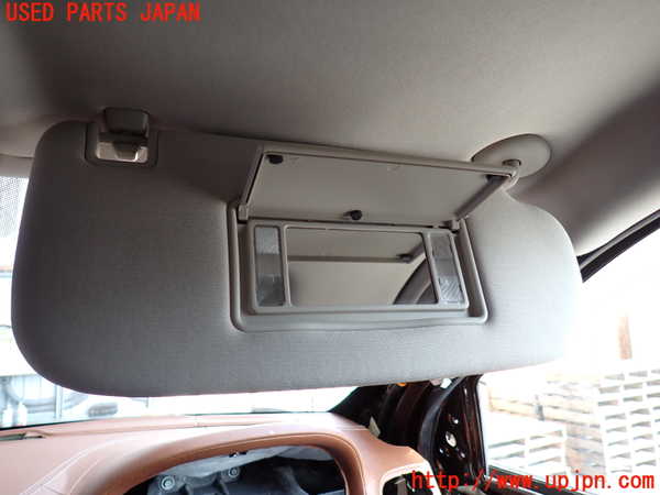 2UPJ-25657625]ジープ・グランドチェロキー(WK57A)室内サンバイザー右側 中古_m0003.jpg