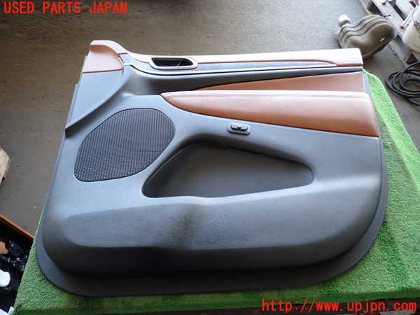 2UPJ-25651234]ジープ・グランドチェロキー(WK57A)右前ドア内張り 中古_m0001.jpg