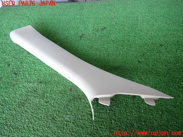 2UPJ-25657660]ジープ・グランドチェロキー(WK57A)左フロントピラートリム 中古_m0001.jpg