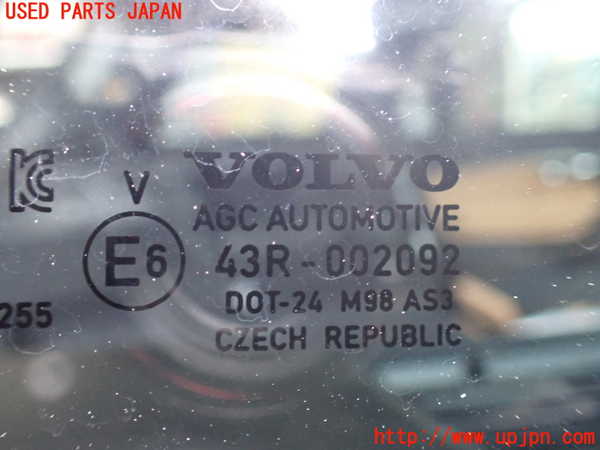 1UPJ-25661380]ボルボ・XC90(LB420TXCM)右クォーターガラス M98 中古_m0002.jpg