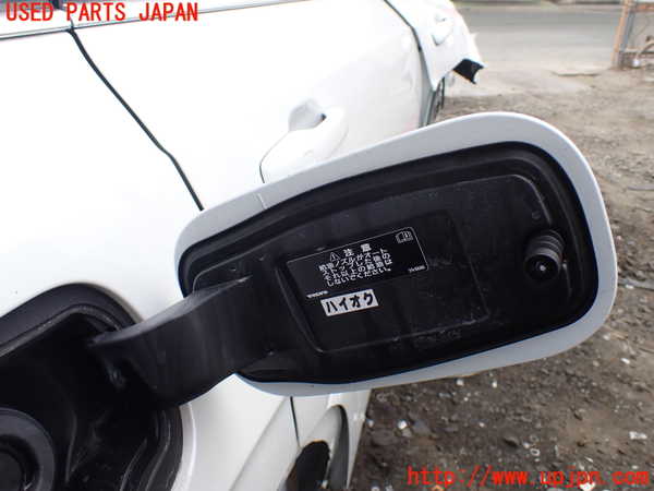 5UPJ-25661690]ボルボ・XC90(LB420TXCM)フューエルリッド 中古_m0002.jpg