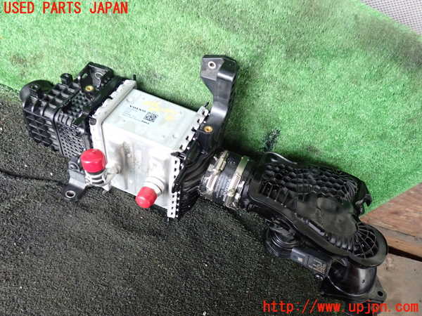 1UPJ-25662451]ボルボ・XC90(LB420TXCM)インタークーラー1 中古_m0001.jpg