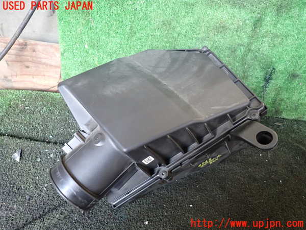 1UPJ-25662560]ボルボ・XC90(LB420TXCM)エアクリーナーボックス 【ジャンク】_m0001.jpg