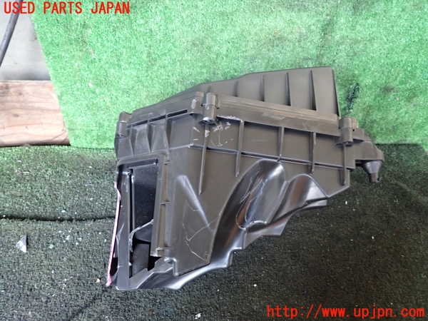 1UPJ-25662560]ボルボ・XC90(LB420TXCM)エアクリーナーボックス 【ジャンク】_m0002.jpg