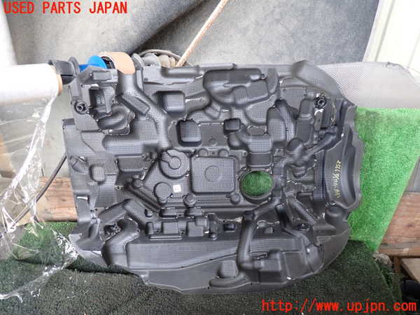1UPJ-25662160]ボルボ・XC90(LB420TXCM)エンジンアッパーカバー 中古_m0002.jpg