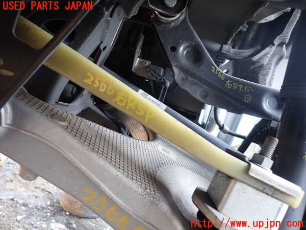 1UPJ-25665100]ボルボ・XC90(LB420TXCM)右リアスプリング 中古_m0001.jpg