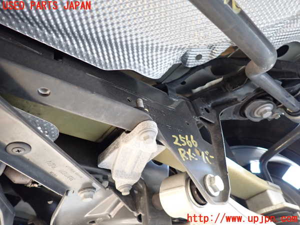 5UPJ-25665295]ボルボ・XC90(LB420TXCM)リアメンバー 中古_m0002.jpg