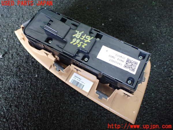 1UPJ-25666240]ボルボ・XC90(LB420TXCM)右前パワーウィンドウスイッチ 中古_m0002.jpg