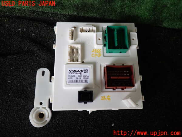 5UPJ-25666146]ボルボ・XC90(LB420TXCM)コンピューター1 32320214 AA 中古_m0001.jpg