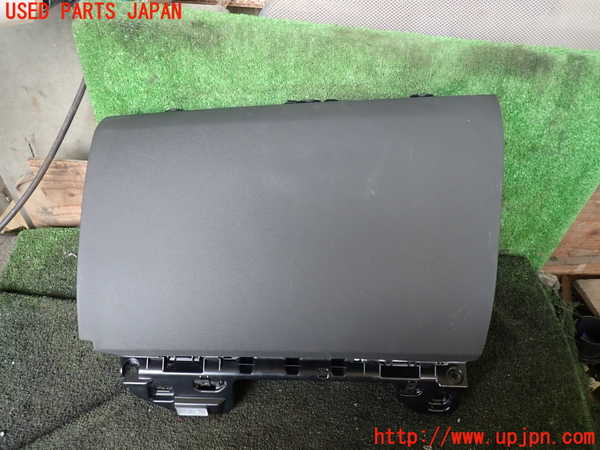 1UPJ-25667516]ボルボ・XC90(LB420TXCM)グローブボックス1 中古_m0001.jpg