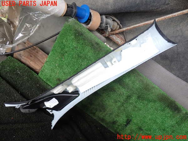 1UPJ-25667660]ボルボ・XC90(LB420TXCM)左フロントピラートリム 中古_m0003.jpg