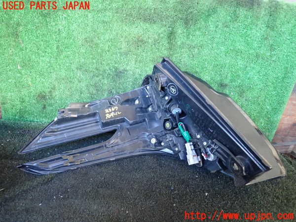 1UPJ-25671530]ヴェルファイアハイブリッド(AYH30W)右テールランプ 中古_m0002.jpg