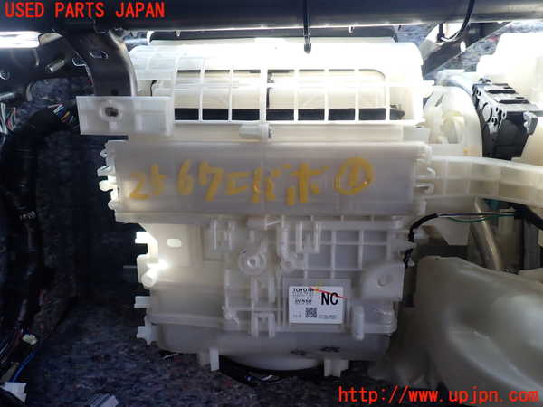 1UPJ-25676081]ヴェルファイアハイブリッド(AYH30W)エバポレーター1 中古_m0003.jpg