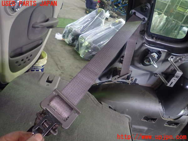 5UPJ-25697155]PTクルーザー(PT2K20)右2列目シートベルト 中古_m0002.jpg
