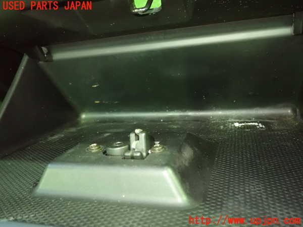 1UPJ-25717516]BMW Z3 ロードスター(CL20 E36)グローブボックス1 中古_m0002.jpg