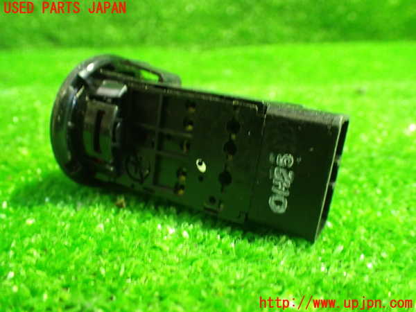 5UPJ-25726290]ロードスター(NB8C)ハザードスイッチ 中古_m0002.jpg