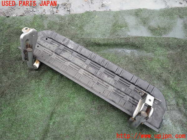 5UPJ-25731390]デリカ スペースギア(PD8W)右サイドステップ 中古_m0001.jpg