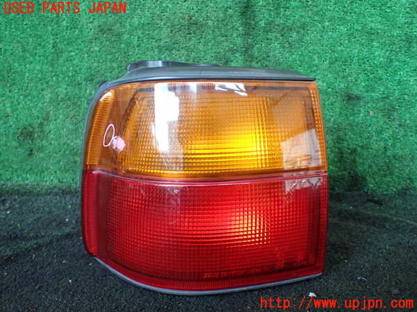 5UPJ-25731536]デリカ スペースギア(PD8W)左テールランプ 中古_m0001.jpg