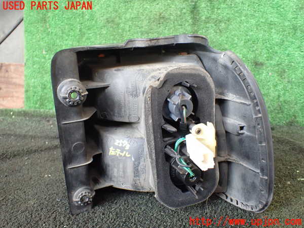 5UPJ-25731536]デリカ スペースギア(PD8W)左テールランプ 中古_m0003.jpg