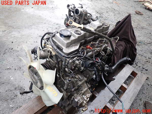 1UPJ-25732010]デリカ スペースギア(PD8W)エンジン 4M40 4WD 中古_m0001.jpg