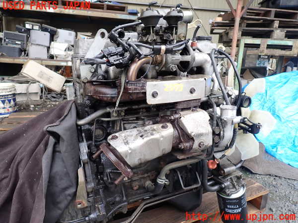 1UPJ-25732010]デリカ スペースギア(PD8W)エンジン 4M40 4WD 中古_m0002.jpg