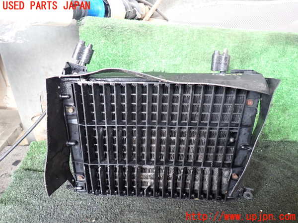 1UPJ-25736031]デリカ スペースギア(PD8W)エアコンコンデンサー1 【ジャンク】_m0001.jpg