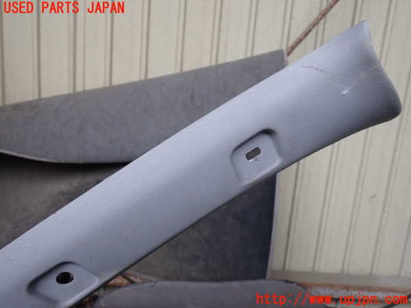 1UPJ-25737655]デリカ スペースギア(PD8W)右フロントピラートリム 中古_m0003.jpg