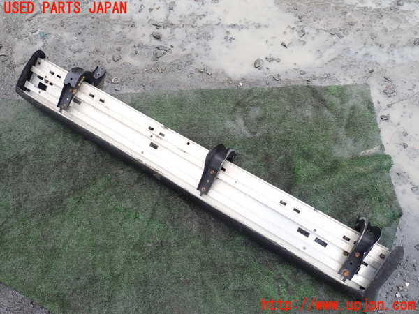 5UPJ-25741390]FJクルーザー(GSJ15W)右サイドステップ 中古_m0002.jpg