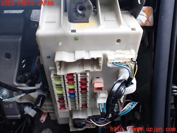 1UPJ-25746741]FJクルーザー(GSJ15W)ヒューズボックス1 中古_m0001.jpg
